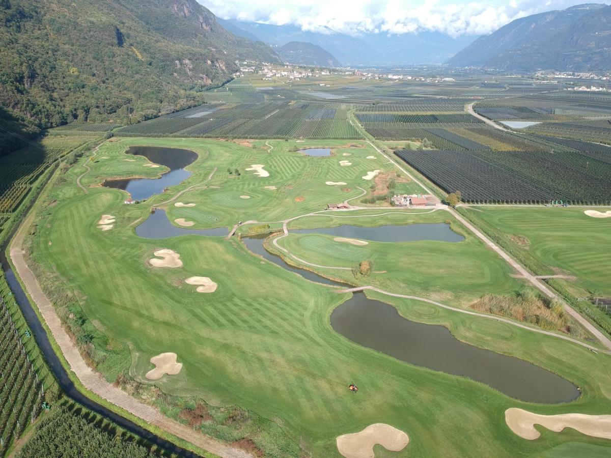 The Lodge Sporthotel - Golfclub Eppan Eppan an der Weinstraße Exteriör bild