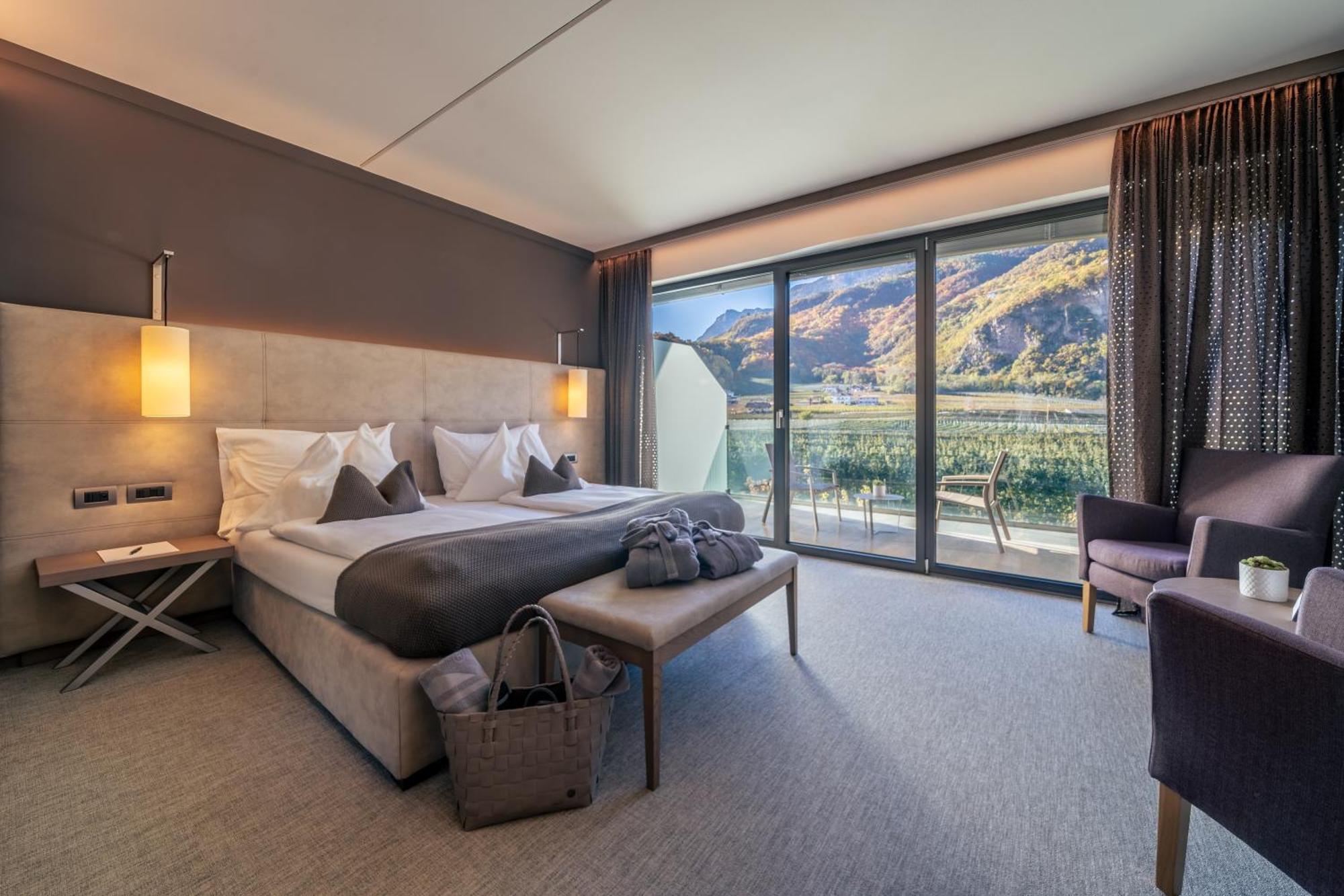 The Lodge Sporthotel - Golfclub Eppan Eppan an der Weinstraße Exteriör bild